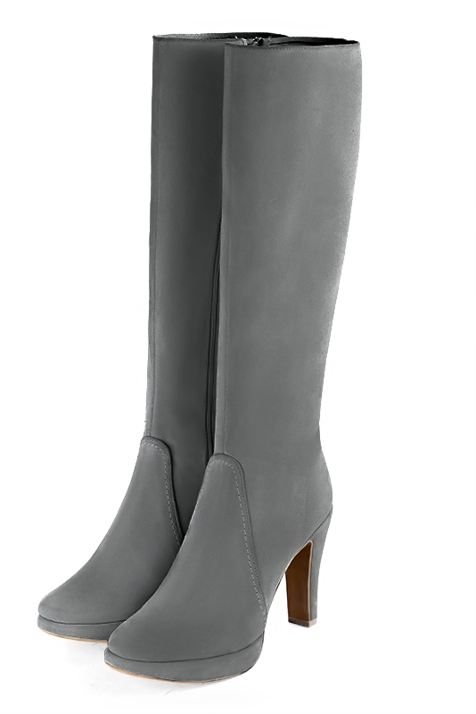 Bottes femme feminines sur mesures gris tourterelle Mollets fins ou larges Bout rond. Talon tres haut fin. Plateforme a l avant. Personnalisation. Modele Stan Man Plateforme